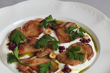 Жаренные белые грибы в сливочном соусе