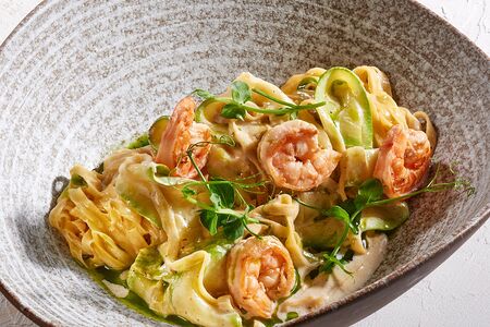Тальятелле с креветкой и цукини