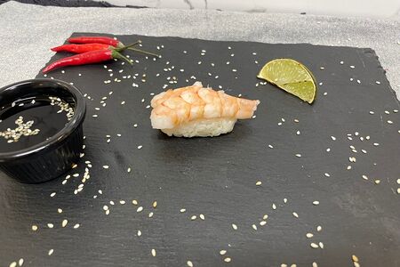 Суши с креветкой