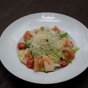 Салат Цезарь с семгой