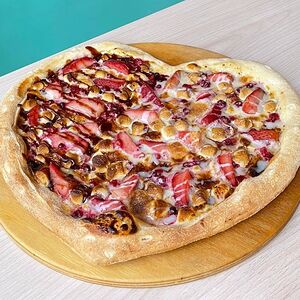 Клубничная пицца