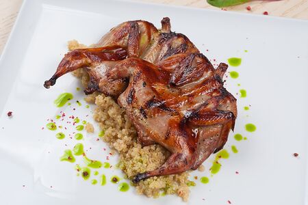 Перепела гриль с киноа