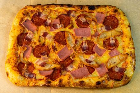 Римская пицца мясная