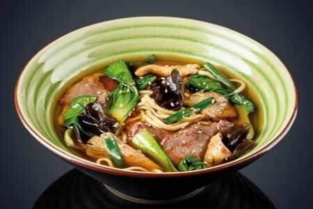 Рамен с говядиной на воке