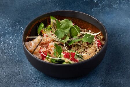 Салат из авокадо с киноа