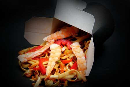 Удон с креветками