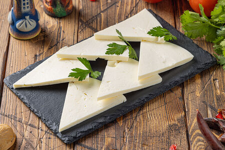 Сулугуни молочный