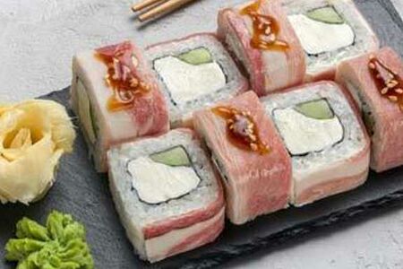 Ролл филадельфия с беконом