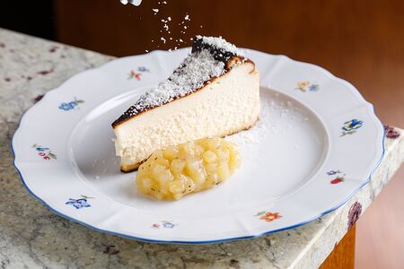 Чизкейк с горгонзолой и грушей