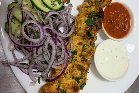 Шашлык куриный на углях с гарниром