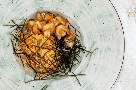 Салат с магаданской креветкой и тыквой