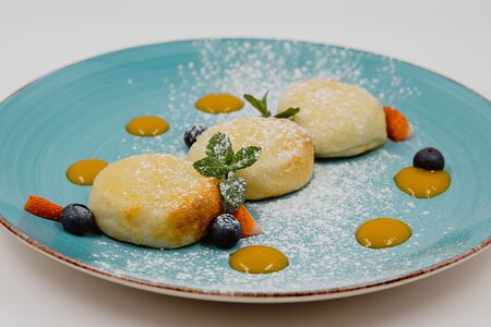 Сырники с пюре из фруктов