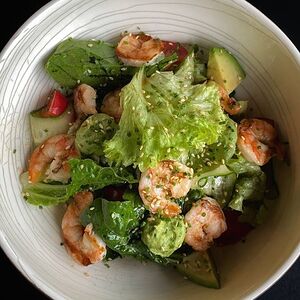 Салат с креветками