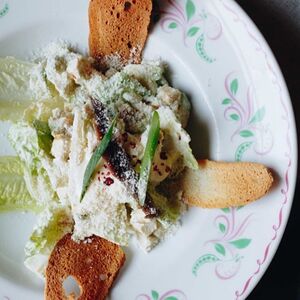 Салат с курицей и авокадо