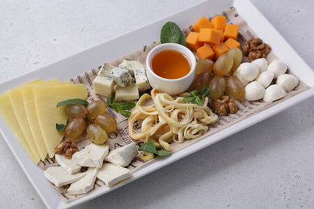 Сырная тарелка