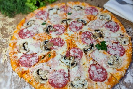 Пицца Баварская⁣