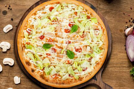 Пицца Цезарь с курицей