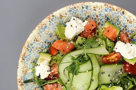 Салат с лососем