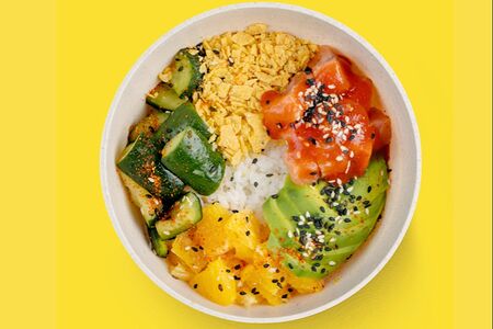 Боул с острым лососем