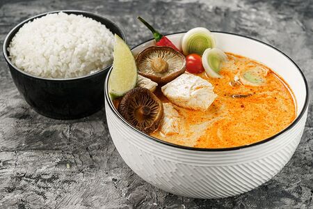 Том ям с курицей