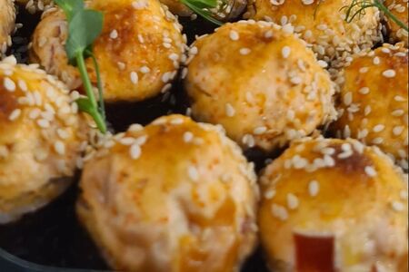 Запеченный ролл с креветкой