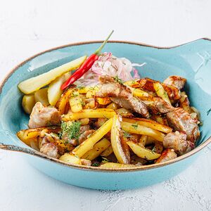 Wok сковорода со свининой