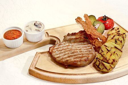 Свинина на косточкѣ Калагачъ