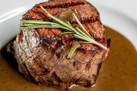 Шатобриан с соусом из черного трюфеля