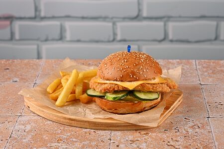 Чикен Бургер