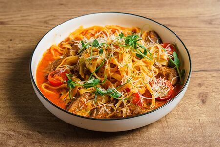 Паста Арабьята с говядиной и халапеньо