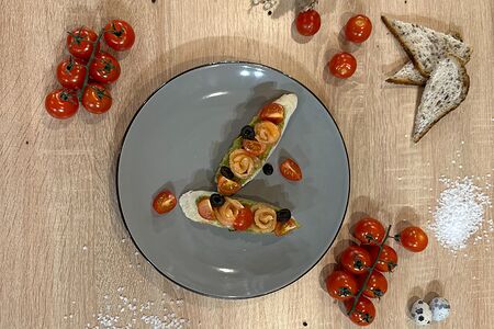 Со слабосоленым лососем