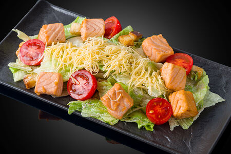 Салат Цезарь с лососем xl