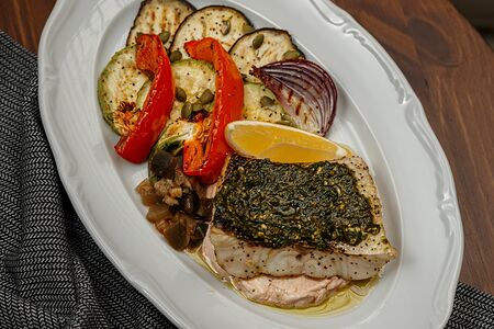 Стейк судака с лигурийским песто