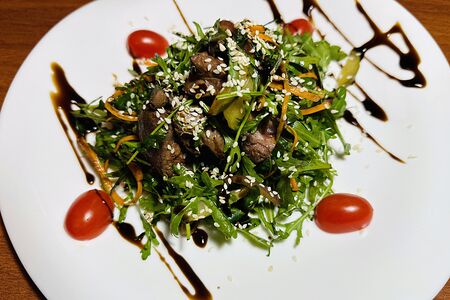 Тёплый салат с куриной печенью