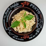 Спагетти с цыпленком и песто