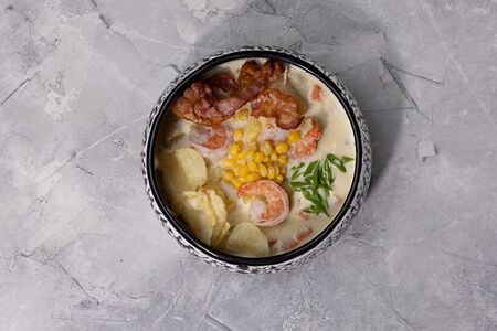 Чаудер с креветкой и беконом