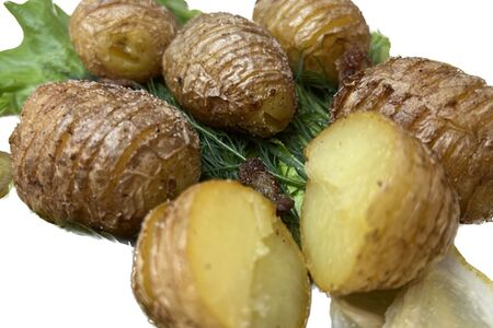 Картошка на углях с салом