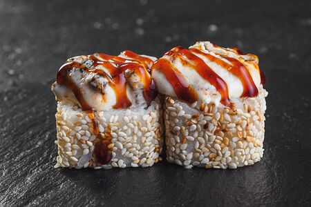 Запечённый ролл с угрём