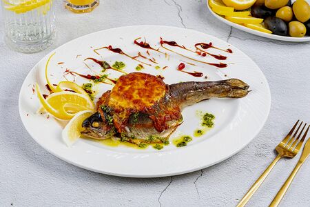 Форель, запеченная с грибами