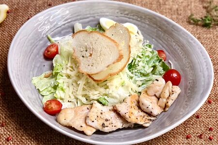 Цезарь с нежной курочкой