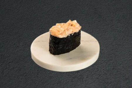 Спайси суши с креветкой