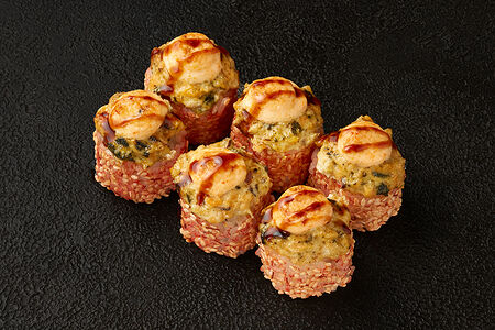 Запеченный ролл Спайси с мидиями и унаги соусом