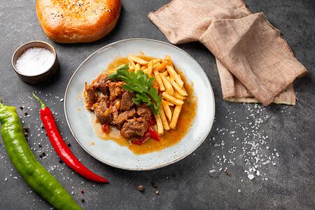 Филе по-уйгурски с картофелем фри