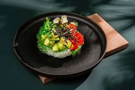 Поке Tower с авокадо