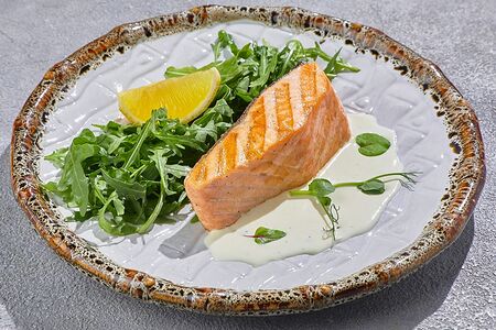 Стейк из лосося на гриле