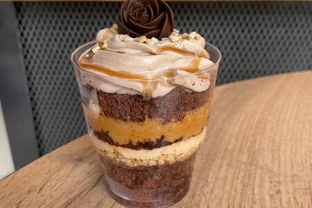 Трайфл Сникерс