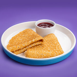 Блинчики с клубничным соусом