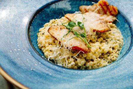 Птитим с цыпленком гриль