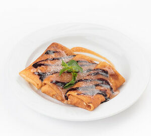 Блинчики с яблоком и карамелью