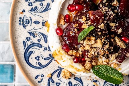 Свекла на сырном муссе